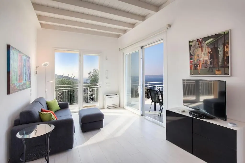 Villa Malu - Apt Luisa Piscina E Vista Lago Torri Del Benaco Italia